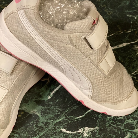 Puma little girl size 1Uk , 2C US - Picture 2 of 10